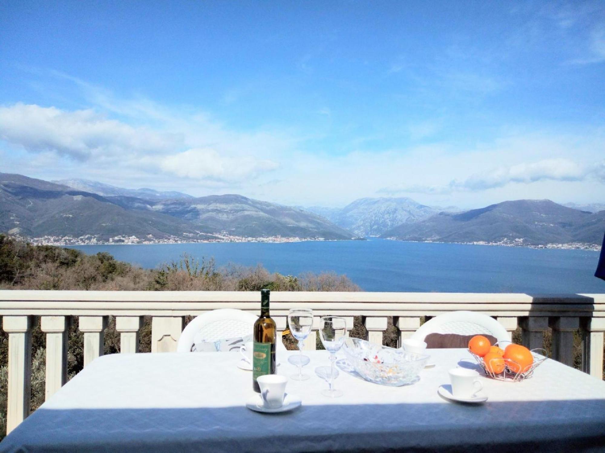 Vidikovac * Tivat